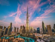شاهد.. صاعقة رعدية قوية تضرب برج خليفة في دبي