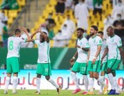 الكشف عن حكام مباراة “الأخضر” و “عمان”