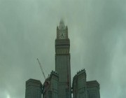 فيديو.. الغيوم تُعانق برج الساعة بمكة المكرمة في مشهد بديع