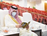 أمير الشرقية يسلم كأس الأمير نايف بن عبدالعزيز للفائز بالسباق