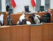 الكويت: الأمين العام لمجلس الأمة يتعرض للإغماء ويسقط على الأرض.. “والغانم” يرفع الجلسة