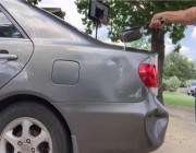 طريقة سهلة لإصلاح بعض صدمات السيارة باستخدام الماء الساخن (فيديو)