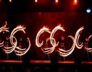 الرقصات البهلوانية للسيرك العالمي تلهب صيحات وتصفيقات زوار موسم الرياض في ختام فعاليات “شجرة السلام”