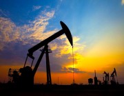 النفط يتراجع بأكثر من 1.5% بعد زيادة المخزونات الأميركية