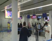 مشاهد حية من داخل مطار أبها الدولي بعد محاولة الاسـتهداف الفاشلة بطائرة مسيرة (فيديو)