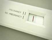 استشاري: هناك وسائل آمنة لمنع الحمل تخص الرجل.. وهذه أقل مدة لاستشارة الطبيب حال تأخر الإنجاب (فيديو)