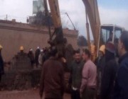 مصر: وفاة 4 وإصابة 6 بعد سقوط مدخنة مصنع “بلوك” (فيديو)