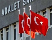محكمة تركية تقضي بالإبقاء على رجل الأعمال كافالا في السجن أثناء محاكمته