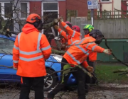 العاصفة “فرانكلين” تقتلع الأشجار من جذورها وتحرم السكان من الكهرباء في بريطانيا (فيديو)