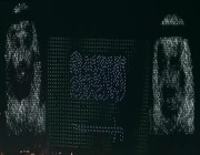 صورة رائعة لخادم الحرمين وولي العهد تزين سماء الرياض أثناء فعالية “عرض الضوء” بالرياض