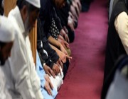 « استووا.. اعتدلوا.. تراصوا» عودة الصلاة في مساجد الكويت بصفوف متراصة