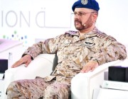 الرويلي يقلّد الملحق العسكري الأسبق بالسفارة الأمريكية في الرياض وسام الملك عبدالعزيز من الدرجة الثانية