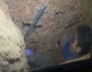 الطفل ريان.. أنابيب خرسانية تصل إلى موقع الحفر حيث تجري عملية الإنقاذ