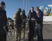 بالفيديو .. قوات أوكرانية تشارك الجيش الروسي حماية محطة نووية بعد السيطرة عليها