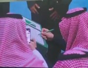 بالفيديو .. وزير الداخلية يوقع وثيقة تدشين الجواز الإلكتروني الجديد