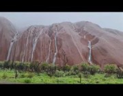 تدفق غزير لشلالات المياه الجبلية في أستراليا