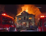 حريق هائل في منزل مهجور في لوس أنجلوس