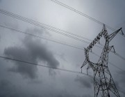 فرنسا.. عاصفة تقطع الكهرباء عن حوالي 130 ألف منزل