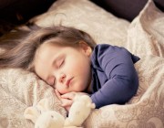 ماذا يقول العلم بشأن النوم الصحي للأطفال؟