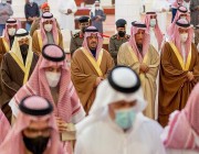 نائب أمير الرياض يؤدي صلاة الميت على الأمير تركي بن عبدالعزيز بن ثنيان