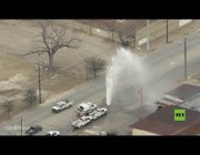 نافورة مياه تندفع من الأرض وسط أحد شوارع تكساس