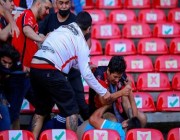 يوم حزين على كرة القدم.. “22” مصابًا في أحداث عنف بالدوري المكسيكي (فيديو وصور)