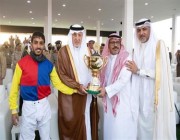 الأمير خالد الفيصل يتوِّج الفائزين في الحفل الختامي لروزنامة سباقات الخيل (صور)