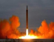 كوريا الشمالية تطلق صاروخًا باليستيًا عابرًا للقارات.. وجارتها الجنوبية تصف الخطوة بـ”التهديد الخطير”