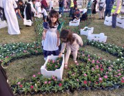 بلدية القطيف: أطفال الزهور يشاركون في زراعة الزهور بمهرجان” الزهور الثاني“ بعنك