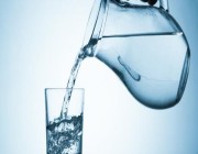 شرب 8 أكواب من الماء لصحة أفضل.. حقيقة أم خرافة؟