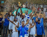 نائب رئيس اللجنة الأولمبية السعودية يتوج الهلال بطلاً لدوري السلة