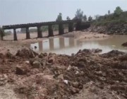 ادّعوا بأنهم مسؤولون حكوميون.. تفكيك وسرقة جسر حديدي يزن 500 طن بالهند (فيديو وصور)