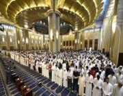 وزير الشؤون الإسلامية يوضح أسباب منع نقل الصلوات عبر البث المباشر