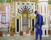 إدارة التطهير تواصل أعمالها لتعقيم وتطهير المسجد النبوي ومرافقه