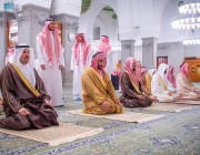 الأمير محمد بن سلمان يزور مسجد قباء ويؤدي ركعتي تحية المسجد