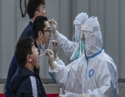 الصين تسجل 1272 إصابة جديدة بفيروس كورونا