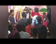 عروس هندية تصفع عريسها مرتين في حفل زفافها