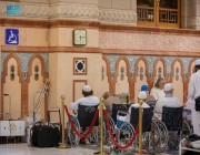 مصليات خاصة لكبار السن وعربات يدوية وكهربائية لذوي الإعاقة بالمسجد النبوي