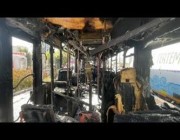 نيران تلتهم حافلة على أحد الطرق في تركيا