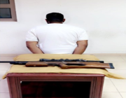 “شرطة القطيف” تقبض على شخصين أحدهما هدد شخصاً بـالسلاح والآخر وثق ذلك (فيديو)