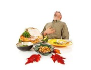 “الصحة”: 4 نصائح لتجنب مشاكل الإفراط في تناول الطعام أثناء العيد