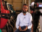 مهندس سوداني ينجح في إنتاج “توك توك” يعمل بالكهرباء بدلاً عن الوقود المكلف