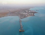 شاهد.. تطوير جسر بطول 3.3 كلم في جزيرة شُورى بمشروع البحر الأحمر