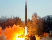 كوريا الشمالية تطلق ثلاثة صواريخ بالستية أحدها عابر للقارات