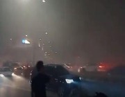 فيديو يظهر تجمهر وتفحيط مجموعة شبان بأحد أحياء الرياض.. و”المرور” يتفاعل