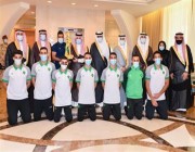 أمير الشرقية يستقبل رئيس ولاعبي نادي الخليج بمناسبة فوزهم ببطولة كرة اليد (فيديو وصور)