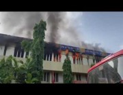 النيران تلتهم مبنى شركة تأمين هندية في مومباي