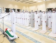 محمد بن زايد والشيوخ يؤدون صلاة الجنازة على الشيخ خليفة