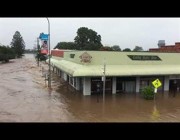 مياه الفيضانات تدخل المنازل في مدينة ليدلي الأستراليةررررر