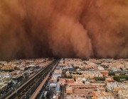 وكأن العالم بدأ يختفي.. صورة للعواصف الرملية في الرياض تلقى صدى عالميًّا